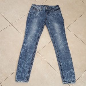 REQUEST JEANS